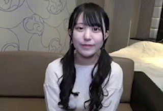 探花大神老王❤️1600元约了一个19岁170CM极品身材学生妹，身材苗条，各种配合姿势，下面水好多